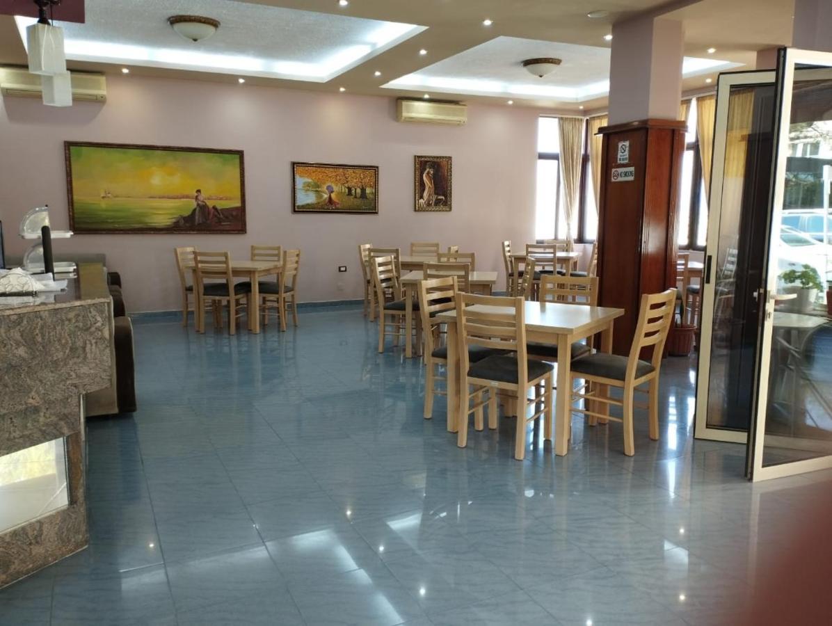 Vila 3 Rooms Durres Exterior photo