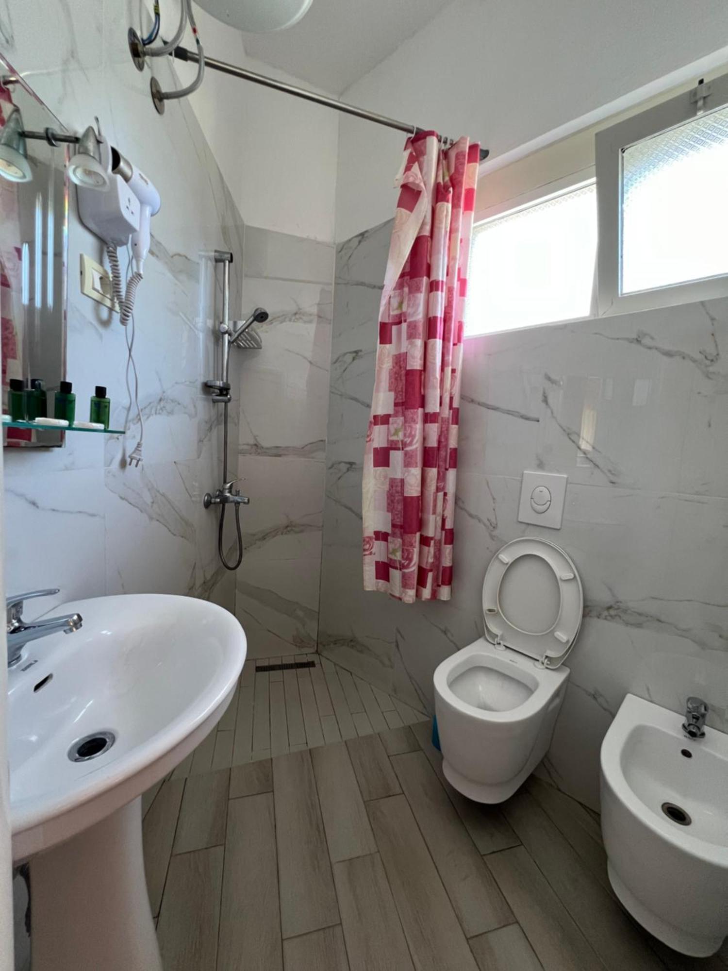 Vila 3 Rooms Durres Exterior photo