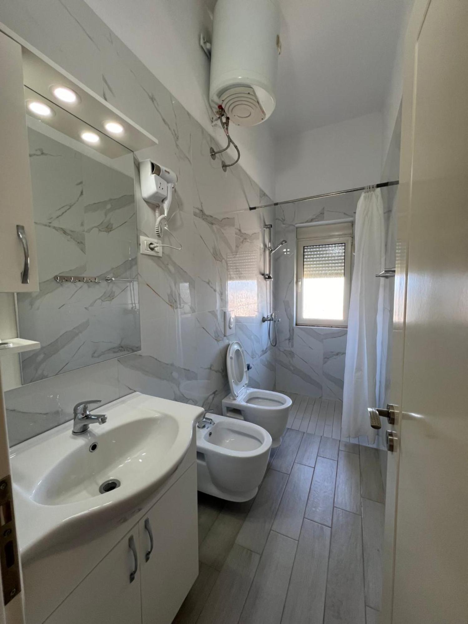 Vila 3 Rooms Durres Exterior photo
